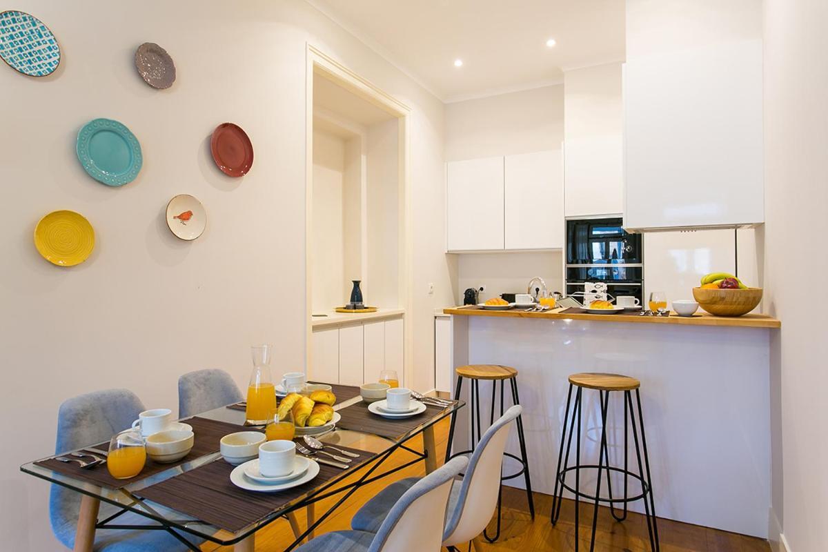 Lovelystay - Cozy 3Bdr Apartment In Estrela Lissabon Buitenkant foto