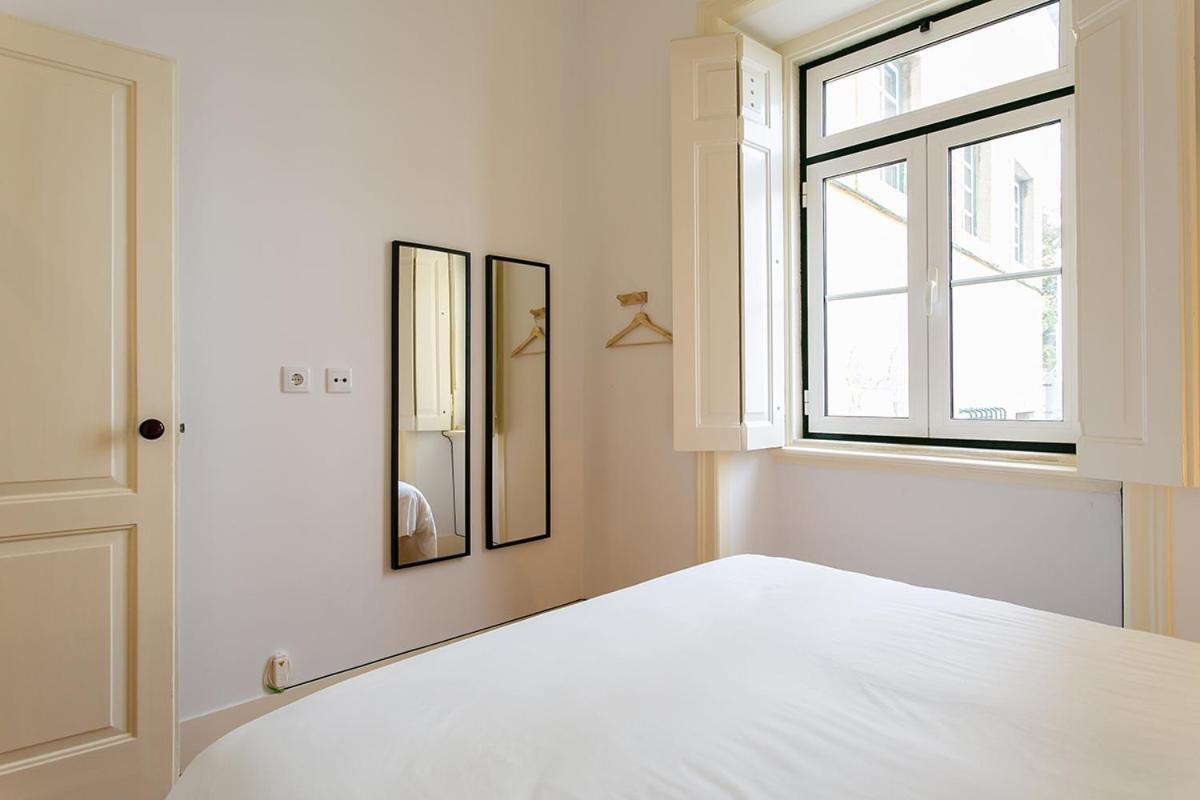 Lovelystay - Cozy 3Bdr Apartment In Estrela Lissabon Buitenkant foto