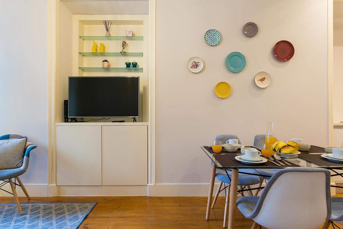 Lovelystay - Cozy 3Bdr Apartment In Estrela Lissabon Buitenkant foto