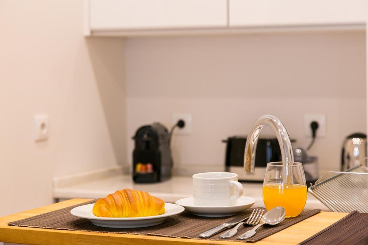 Lovelystay - Cozy 3Bdr Apartment In Estrela Lissabon Buitenkant foto