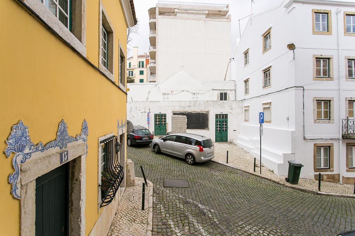 Lovelystay - Cozy 3Bdr Apartment In Estrela Lissabon Buitenkant foto
