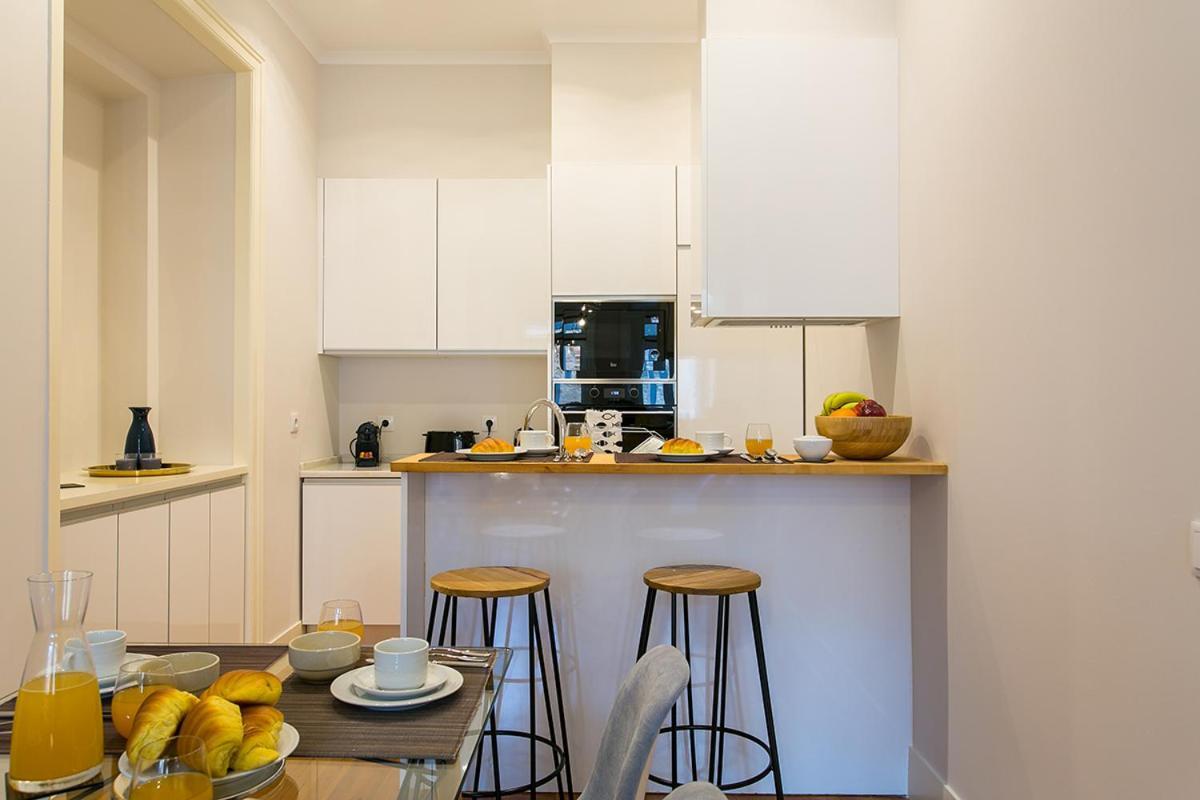 Lovelystay - Cozy 3Bdr Apartment In Estrela Lissabon Buitenkant foto