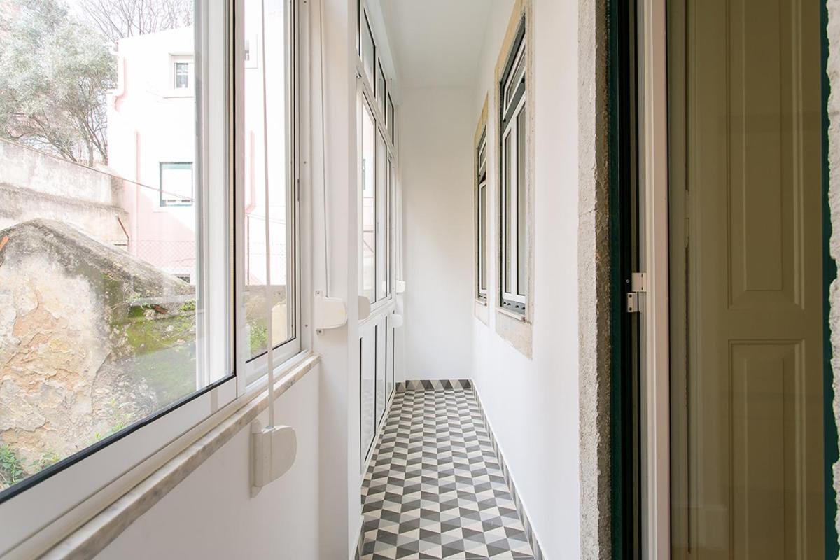 Lovelystay - Cozy 3Bdr Apartment In Estrela Lissabon Buitenkant foto