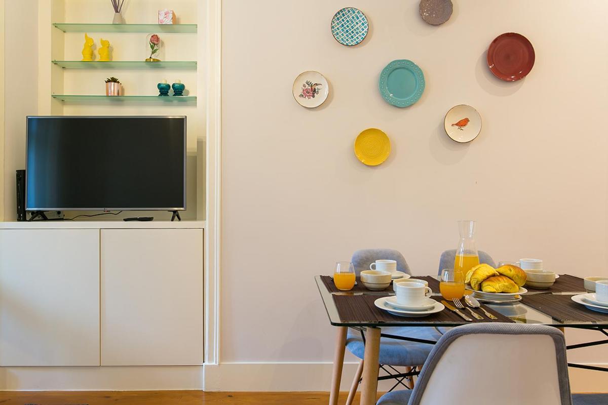 Lovelystay - Cozy 3Bdr Apartment In Estrela Lissabon Buitenkant foto