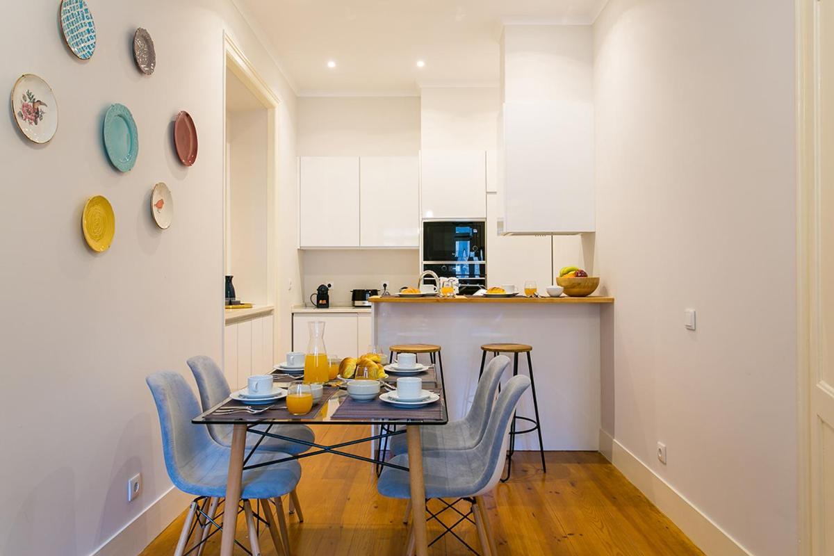Lovelystay - Cozy 3Bdr Apartment In Estrela Lissabon Buitenkant foto